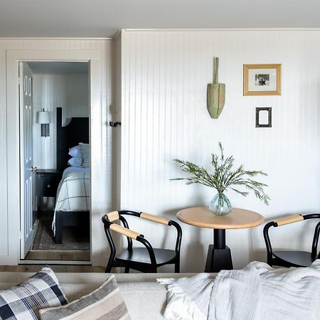 Bluebird Ocean Point Inn Экстерьер фото