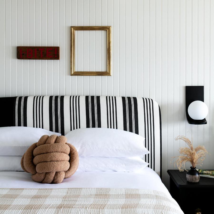 Bluebird Ocean Point Inn Экстерьер фото