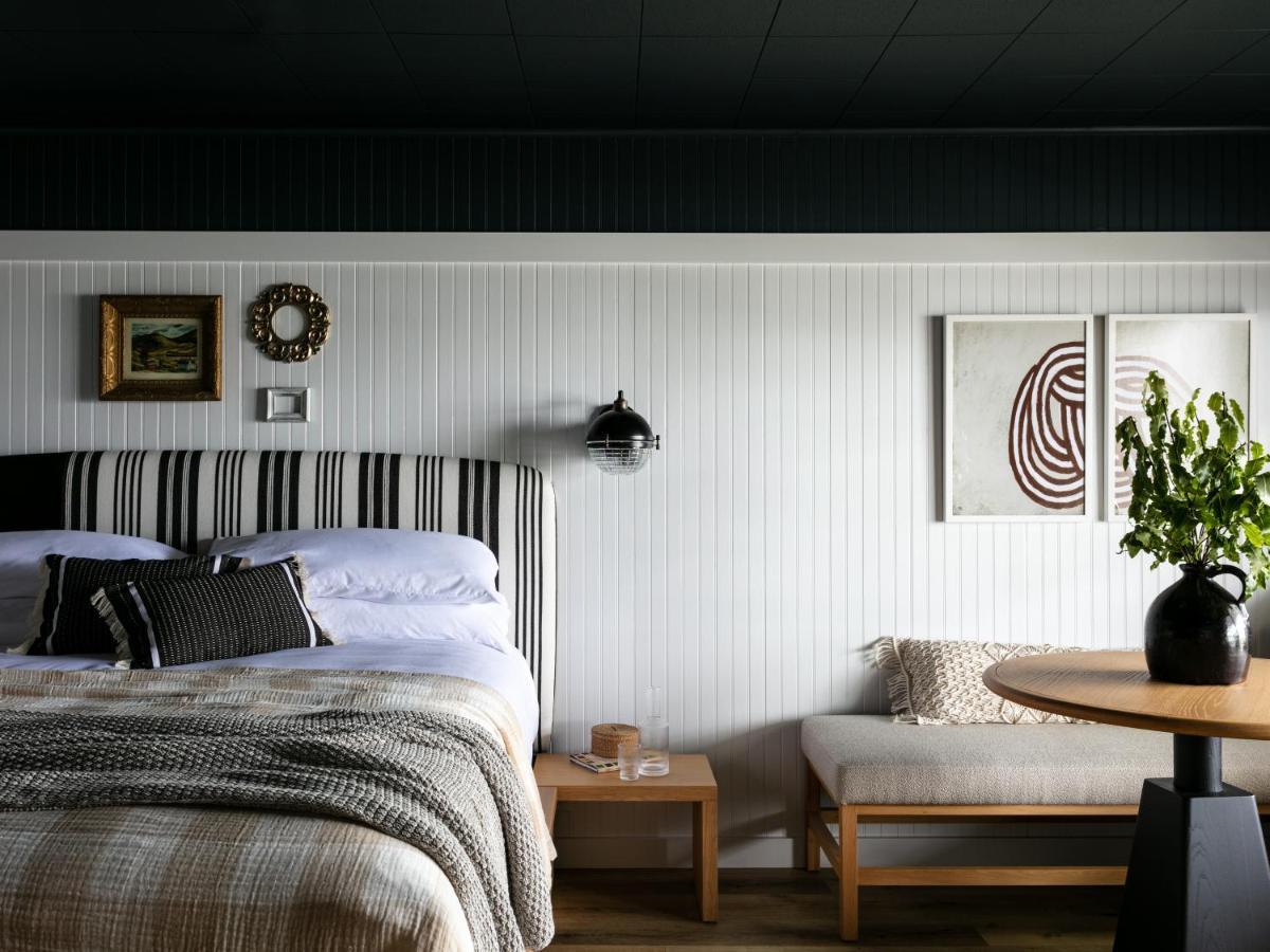Bluebird Ocean Point Inn Экстерьер фото