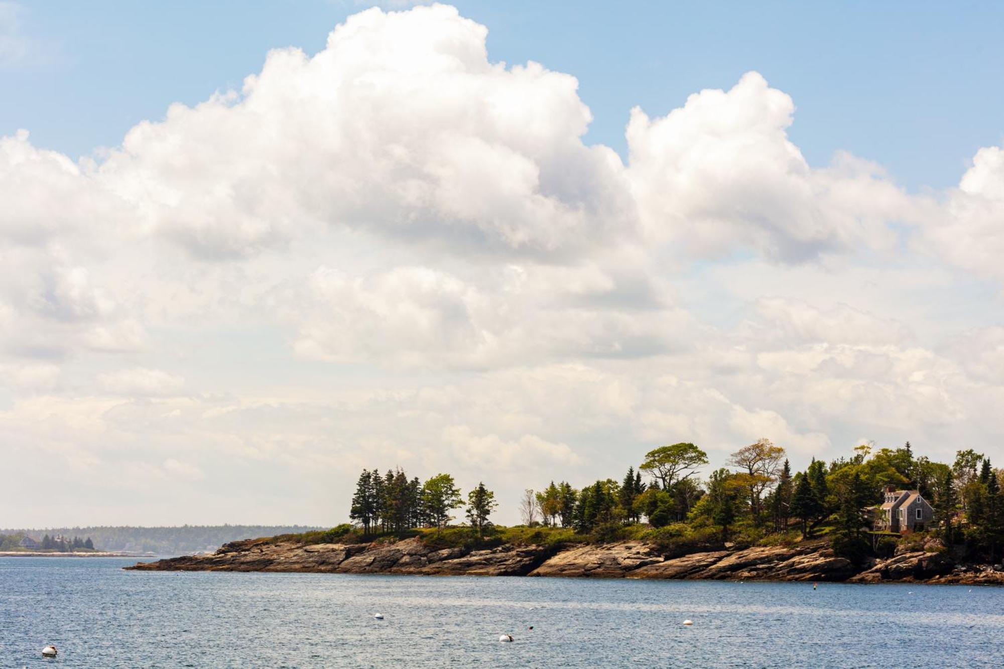Bluebird Ocean Point Inn Экстерьер фото
