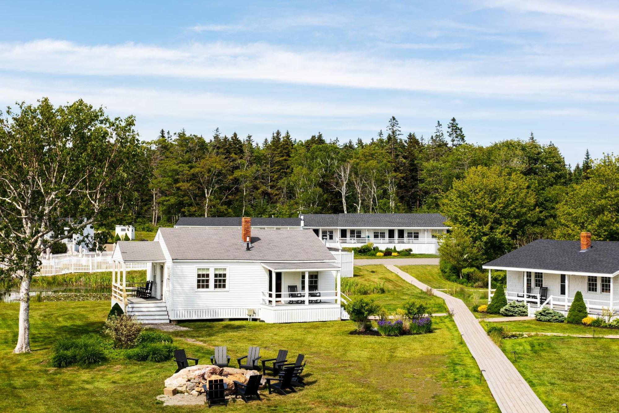 Bluebird Ocean Point Inn Экстерьер фото