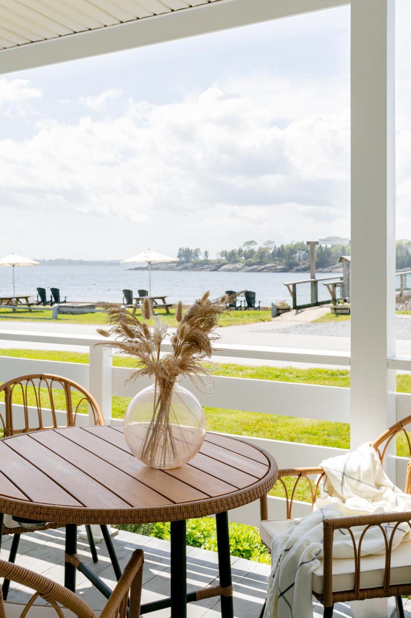 Bluebird Ocean Point Inn Экстерьер фото